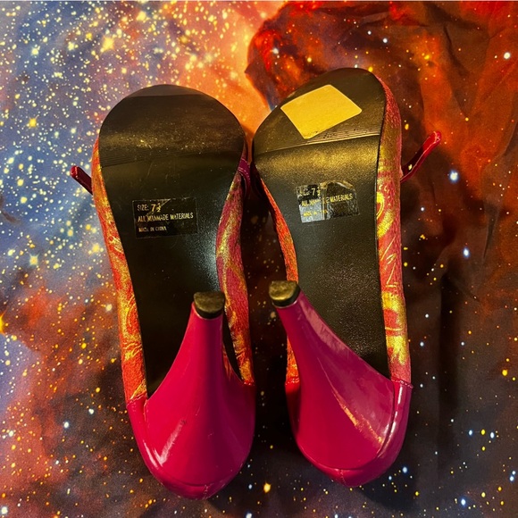 Vintage Pink & Gold Faux Snakeskin Heels - Picture 7 of 13